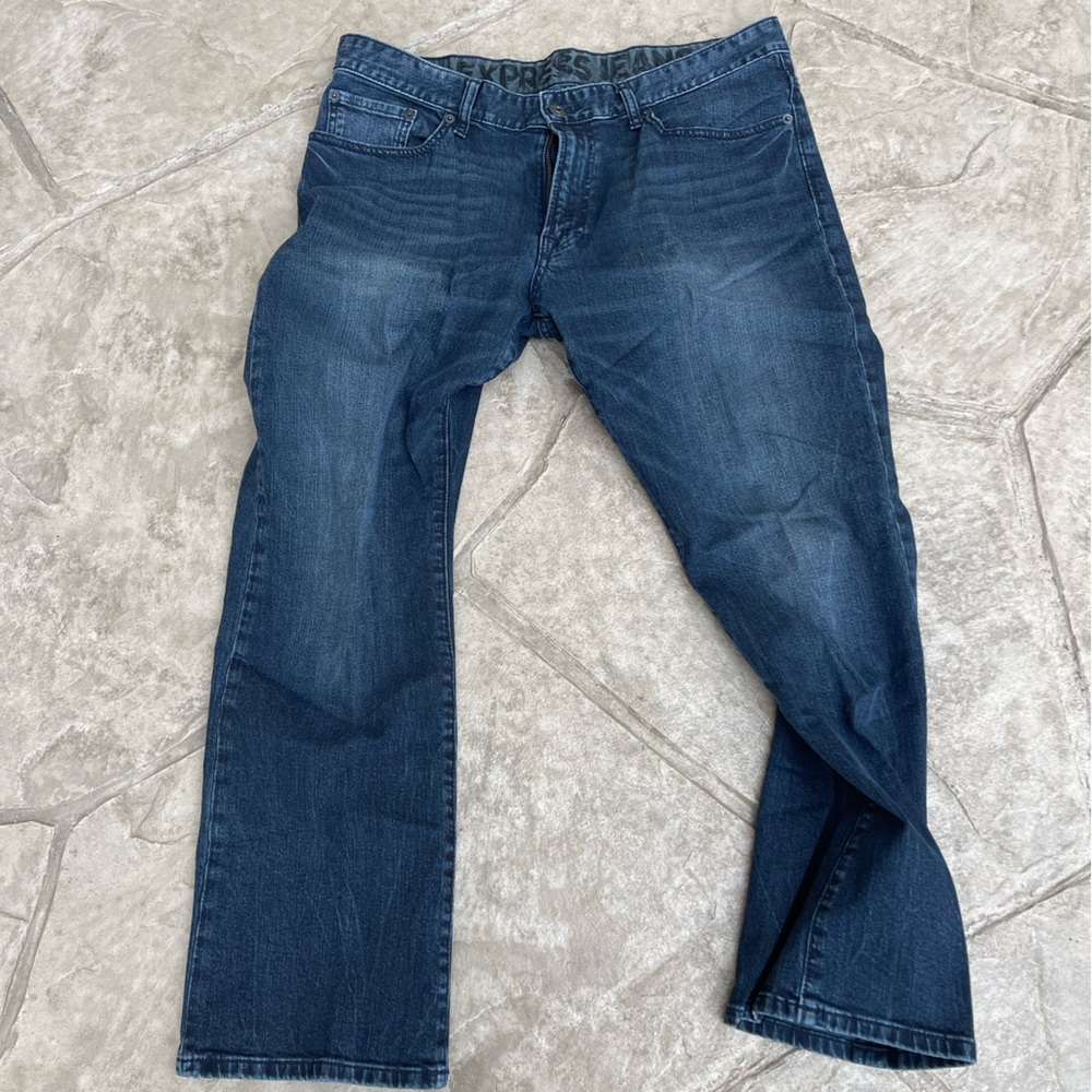EXPRESS JEANS. CONDITION IS USED LIGHTLY. SZ 36x30.